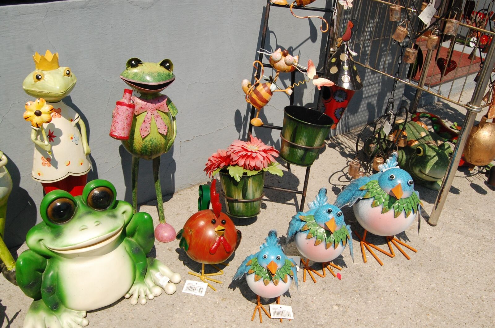 Nikon D40 sample photo. Doll, frog, chicken photography