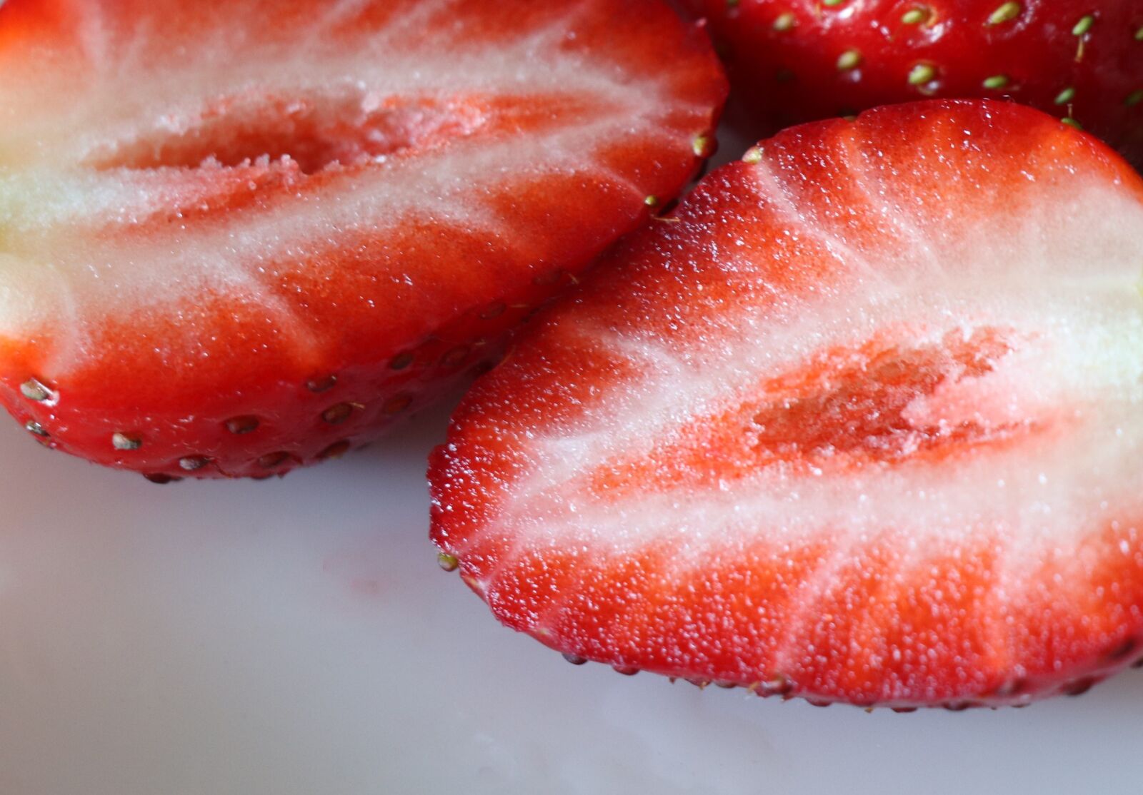 Canon EOS 77D (EOS 9000D / EOS 770D) sample photo. Strawberry, red, sweet photography