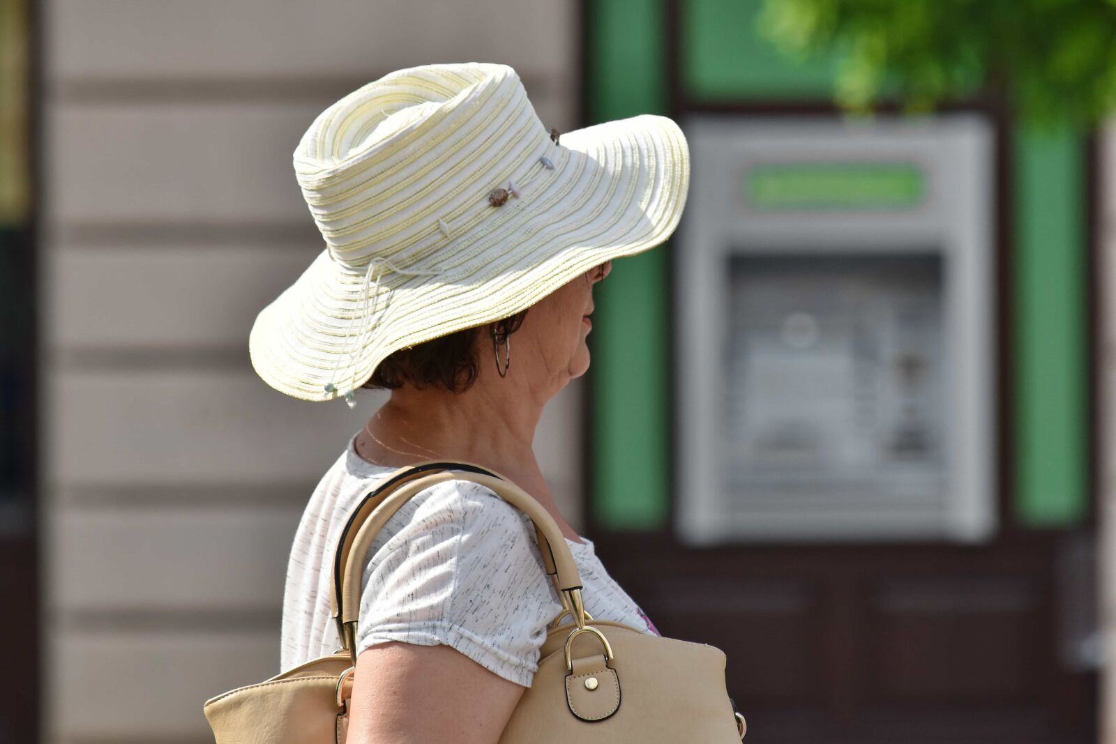 Nikon D5500 sample photo. Fashion, pensioner, portrait, side photography