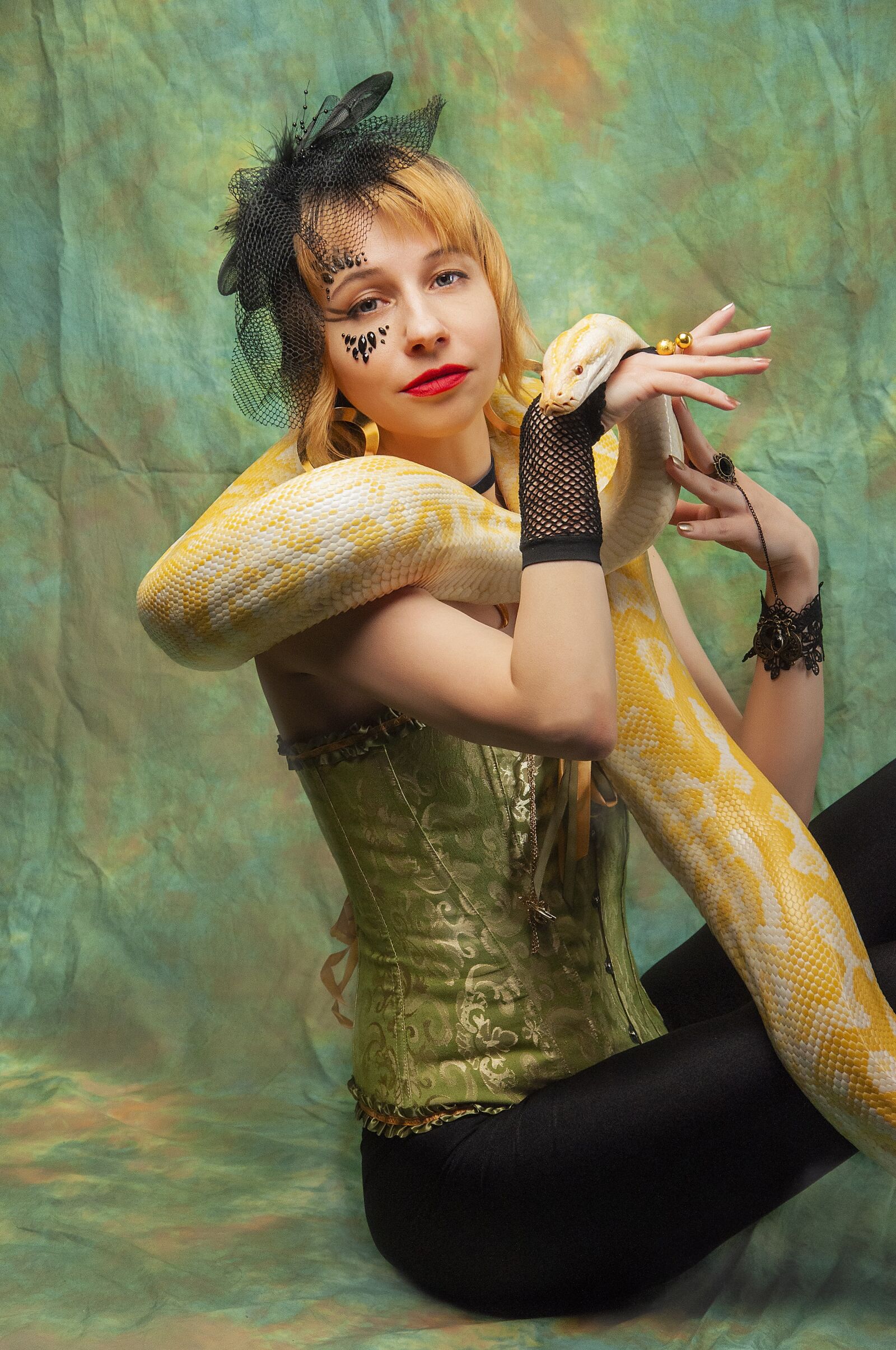 Nikon D90 sample photo. Python, the trainer, snake photography