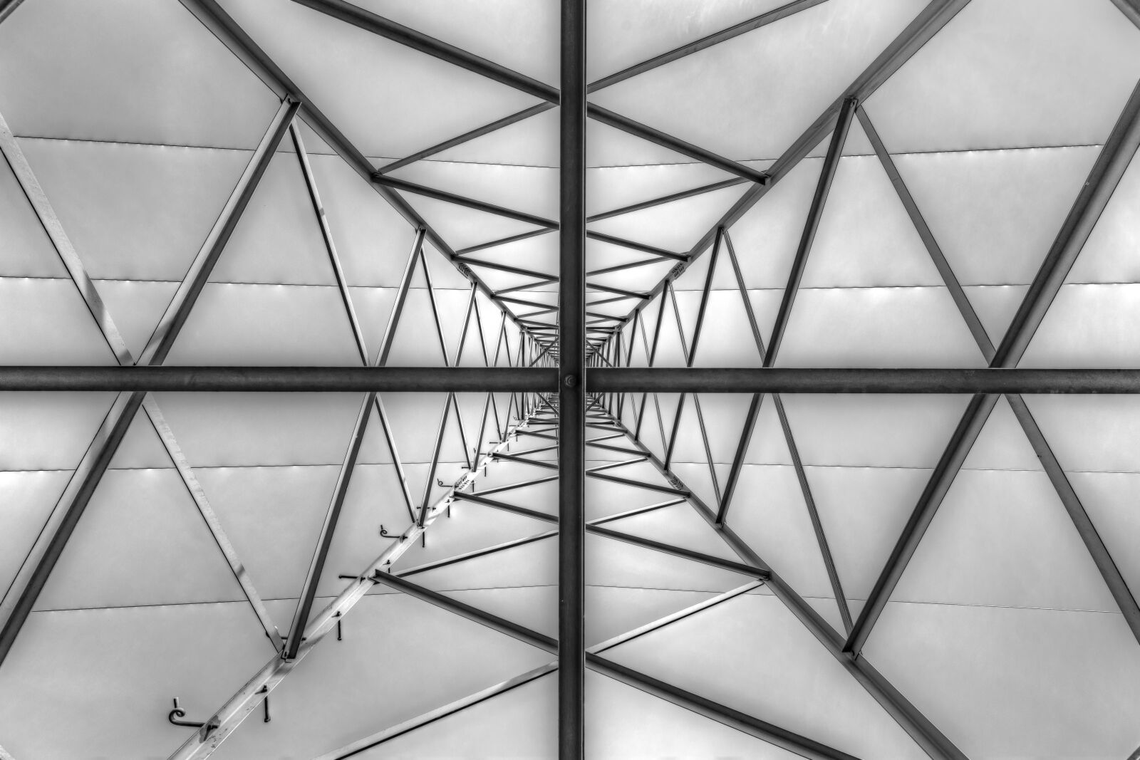 Canon EF 16-35mm F4L IS USM sample photo. Current, geometry, structure photography