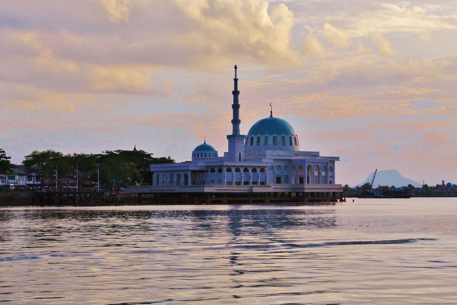 Canon EOS 4000D (EOS Rebel T100 / EOS 3000D) sample photo. Masjid india, floating mosque photography
