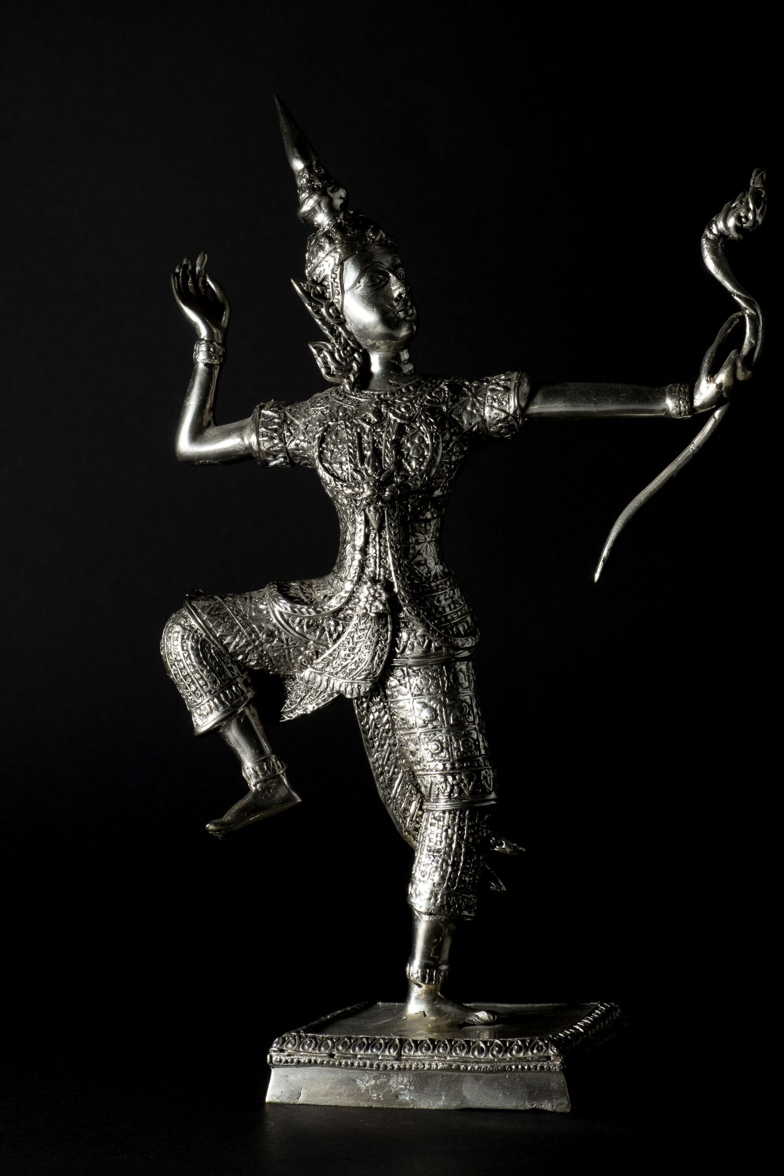 Fujifilm X-T2 sample photo. Sculpture, warrior, archer photography