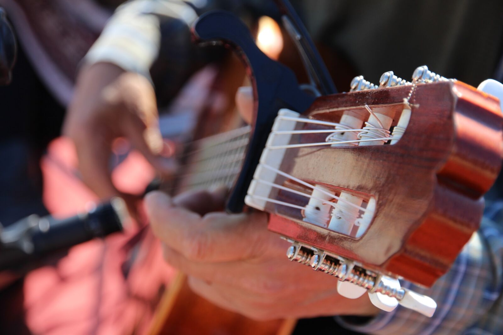 Canon EOS 700D (EOS Rebel T5i / EOS Kiss X7i) sample photo. Guitar, music, playing guitar photography