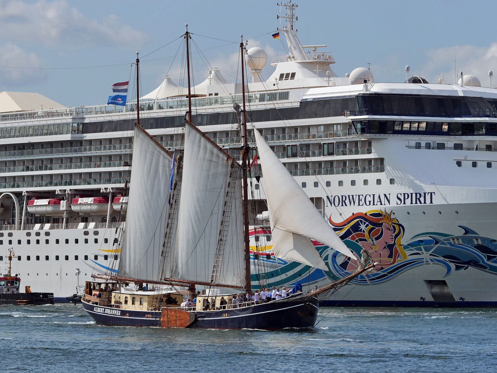 Panasonic Lumix DC-G9 sample photo. Sailing trip, exit, three photography