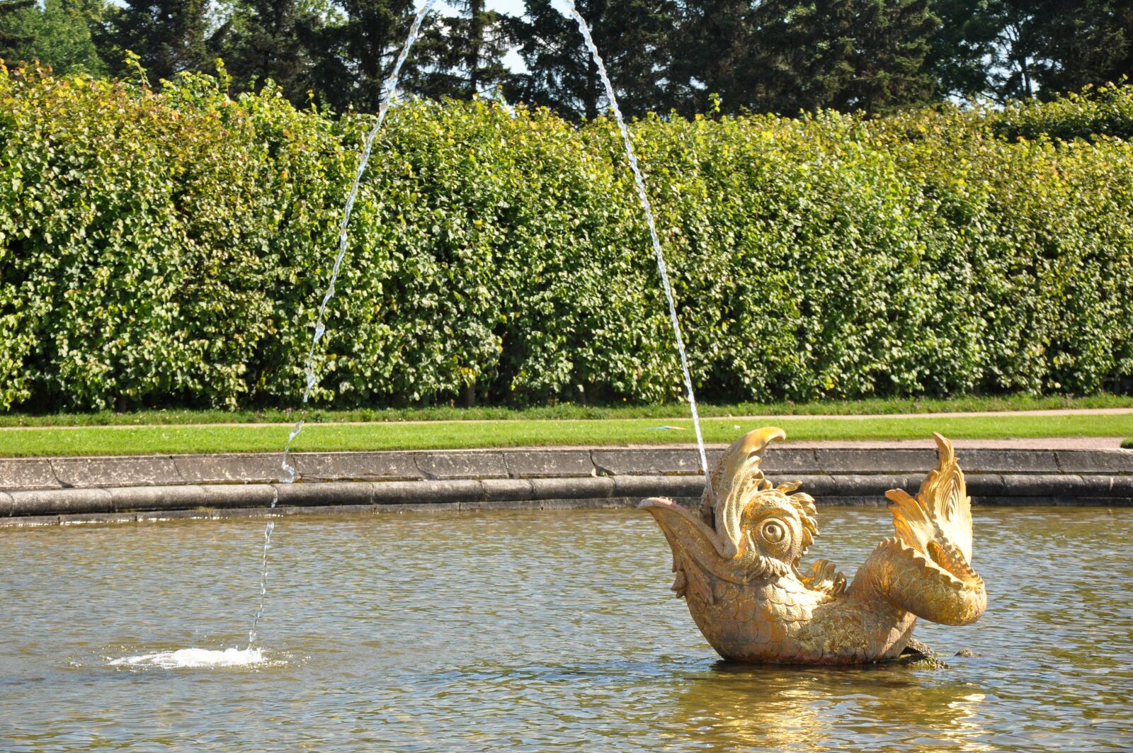 Nikon D90 sample photo. Fountain, fish, water photography