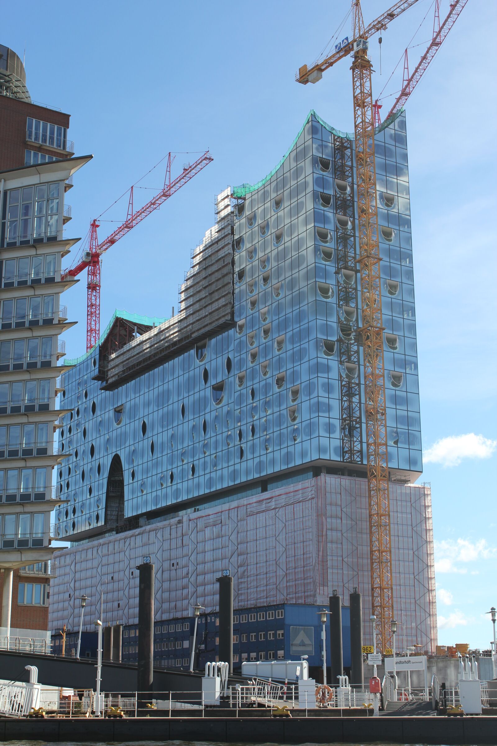 Canon EOS 550D (EOS Rebel T2i / EOS Kiss X4) sample photo. Elbe philharmonic hall, hamburg photography