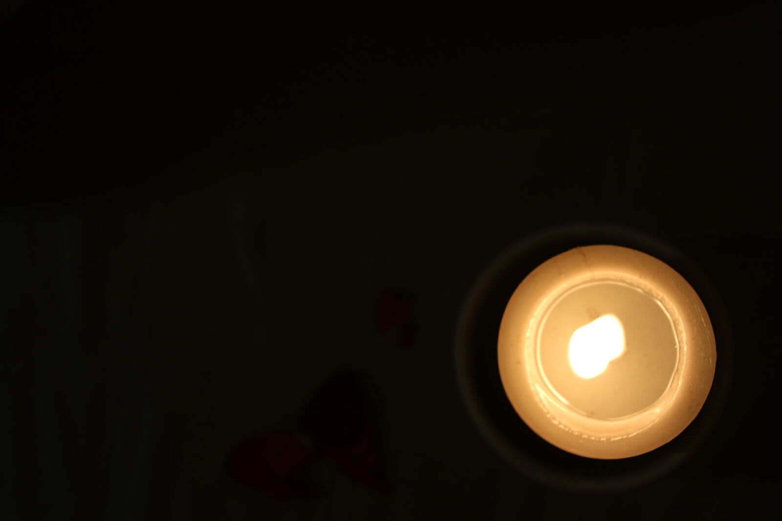 Canon EOS 7D Mark II sample photo. Black, bright, burn, candle photography