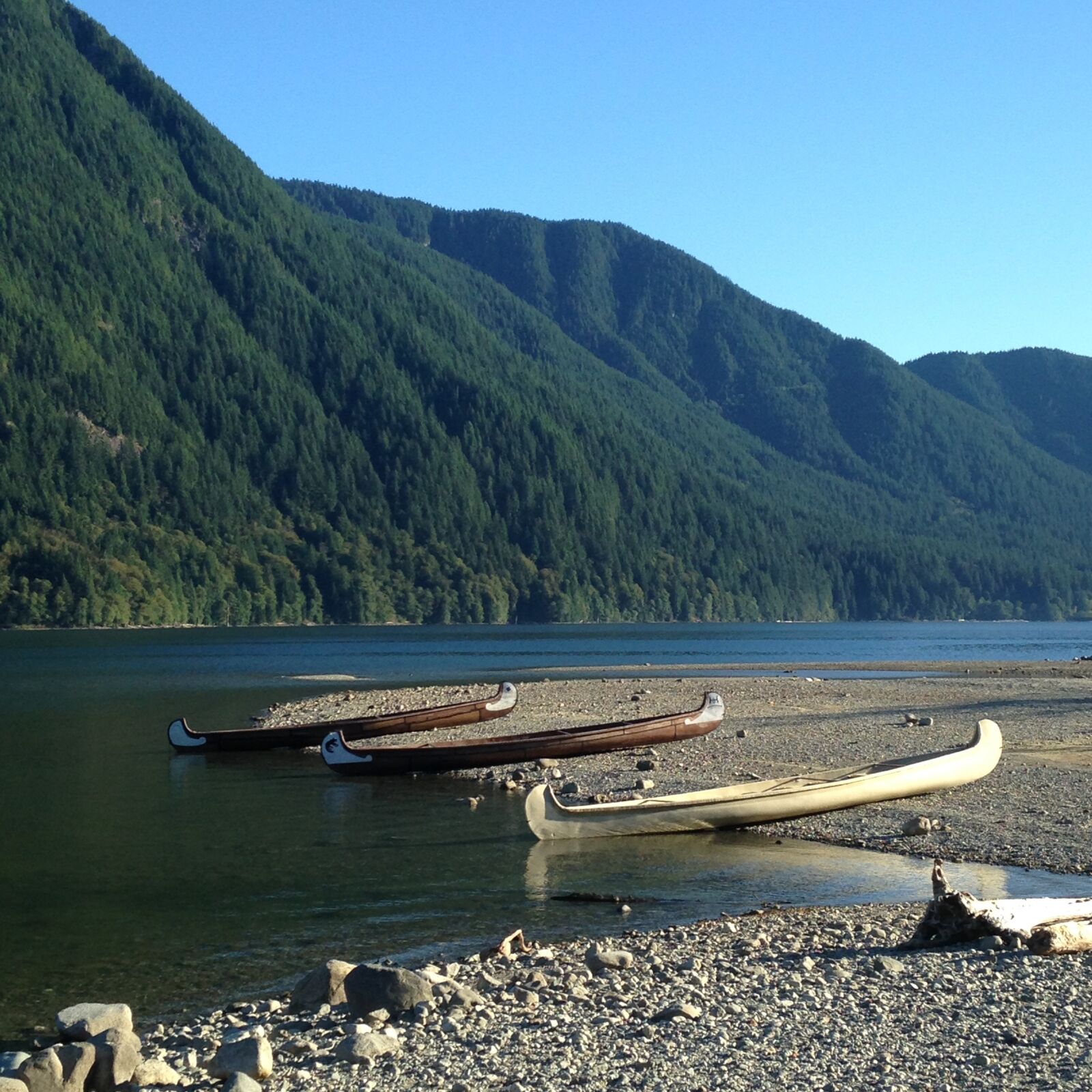 iPhone 5c back camera 4.12mm f/2.4 sample photo. Water, lake, mountain photography
