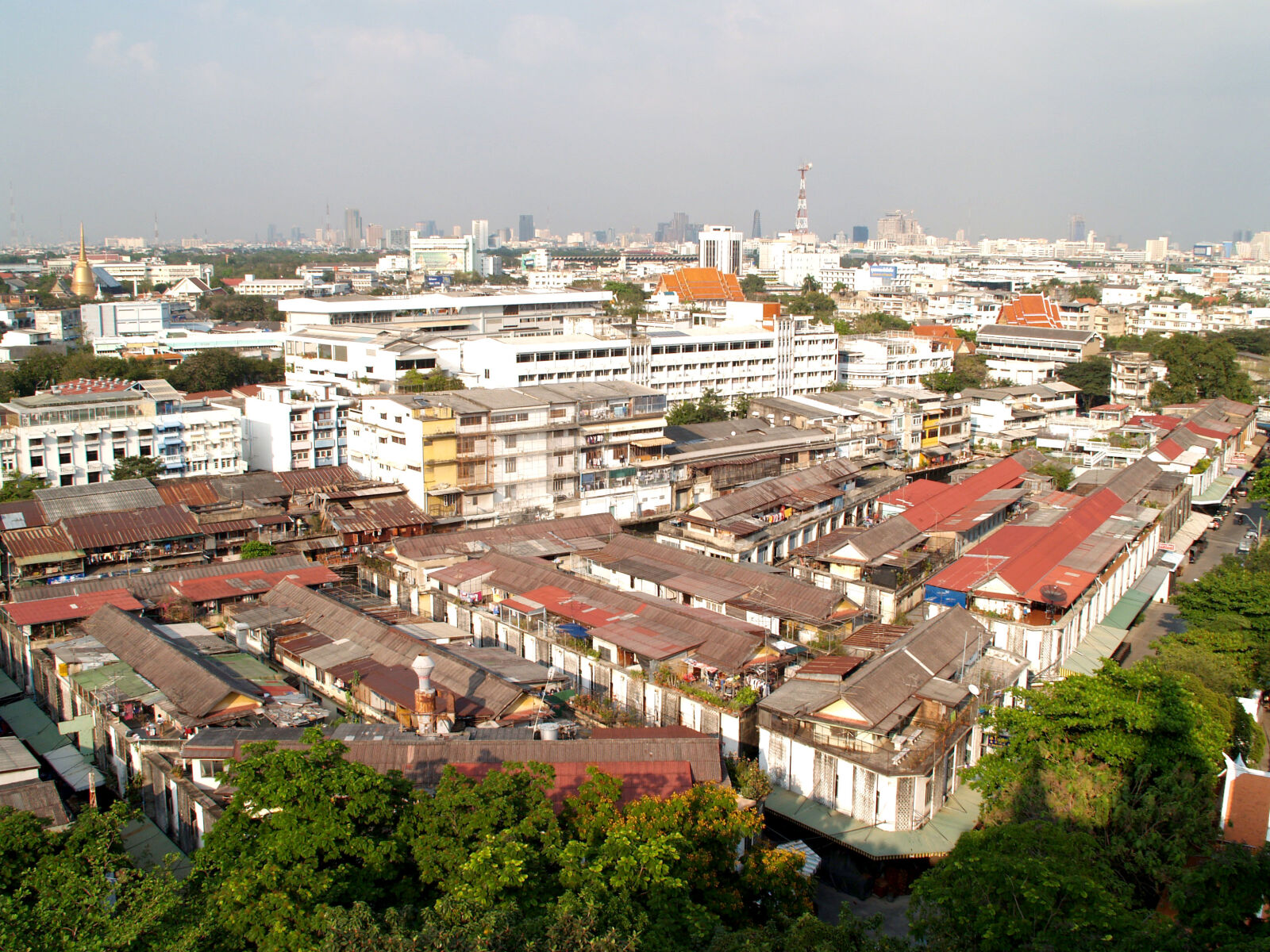 Olympus E-300 (EVOLT E-300) sample photo. Architecture, blur, buildings, business photography