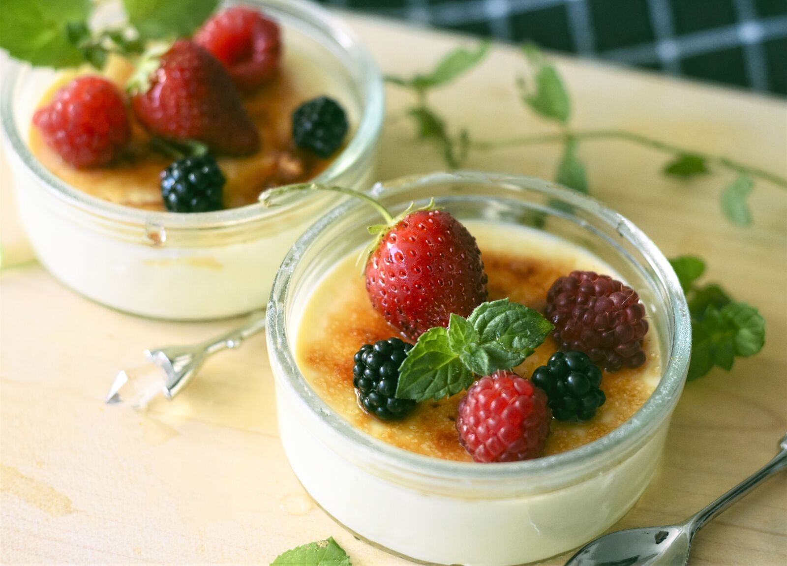 Nikon D7200 sample photo. Dessert, cream, fruit photography