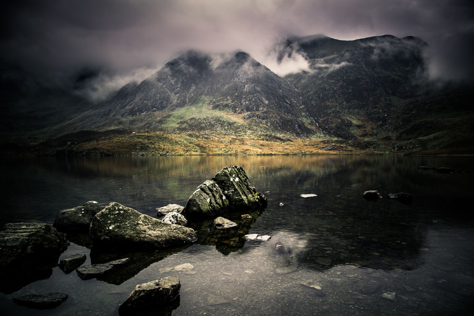 Canon EF 24-105mm F4L IS USM sample photo. Wales, lake, snowdonia photography