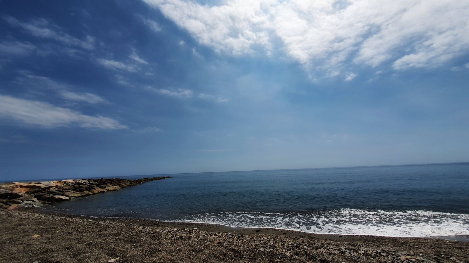 Samsung SM-G975F sample photo. Beach, sky, breakwater photography