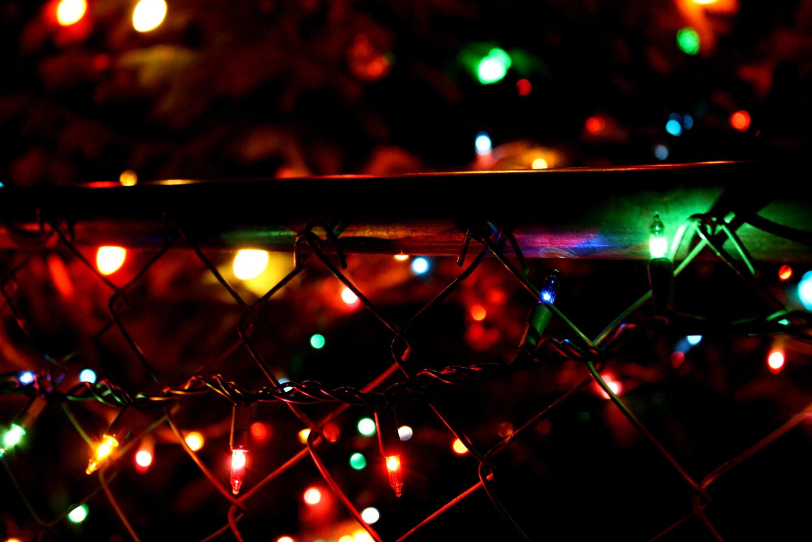 f/3.5-5.6 IS sample photo. Christmas decoration, oranments, lights photography