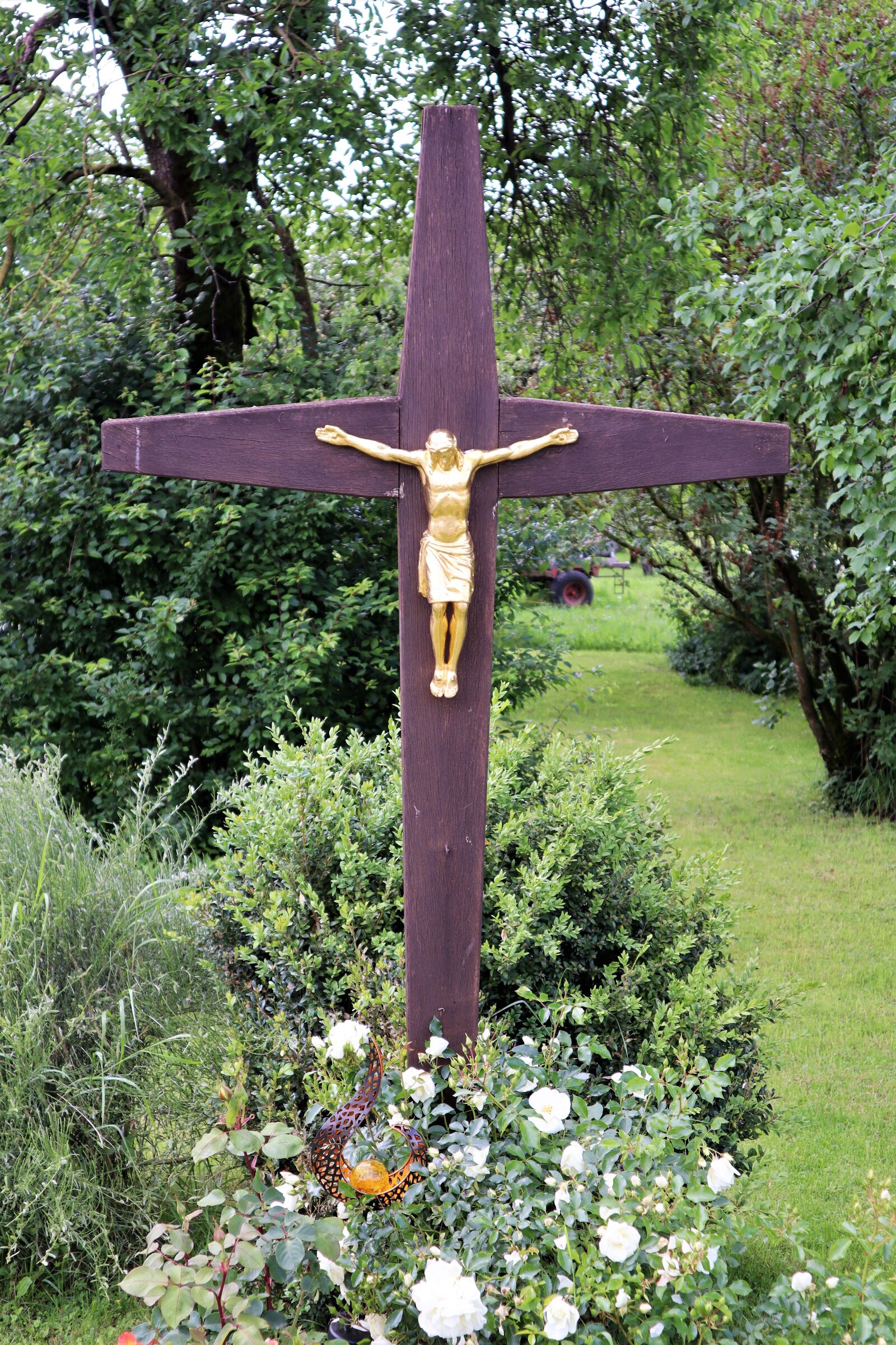 Canon EOS M50 (EOS Kiss M) sample photo. Cross, wayside cross, crucifix photography