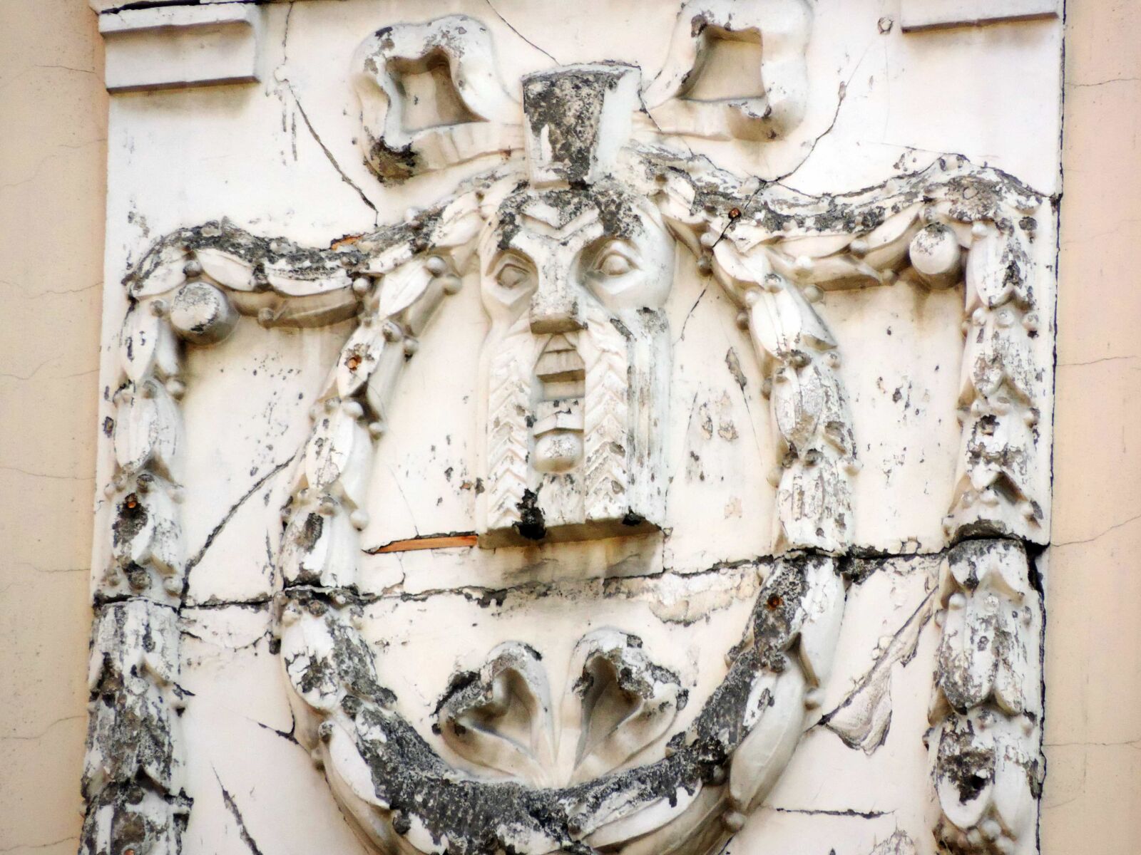 Nikon Coolpix P520 sample photo. Handmade, sculpture, architecture, art photography