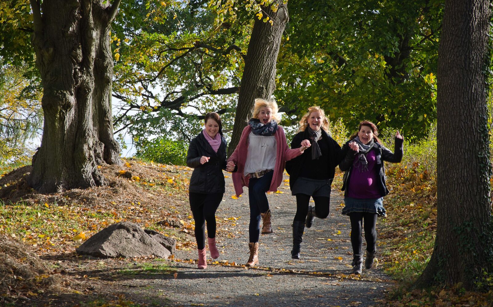 Nikon D7000 sample photo. Girlfriends, fun, group photography