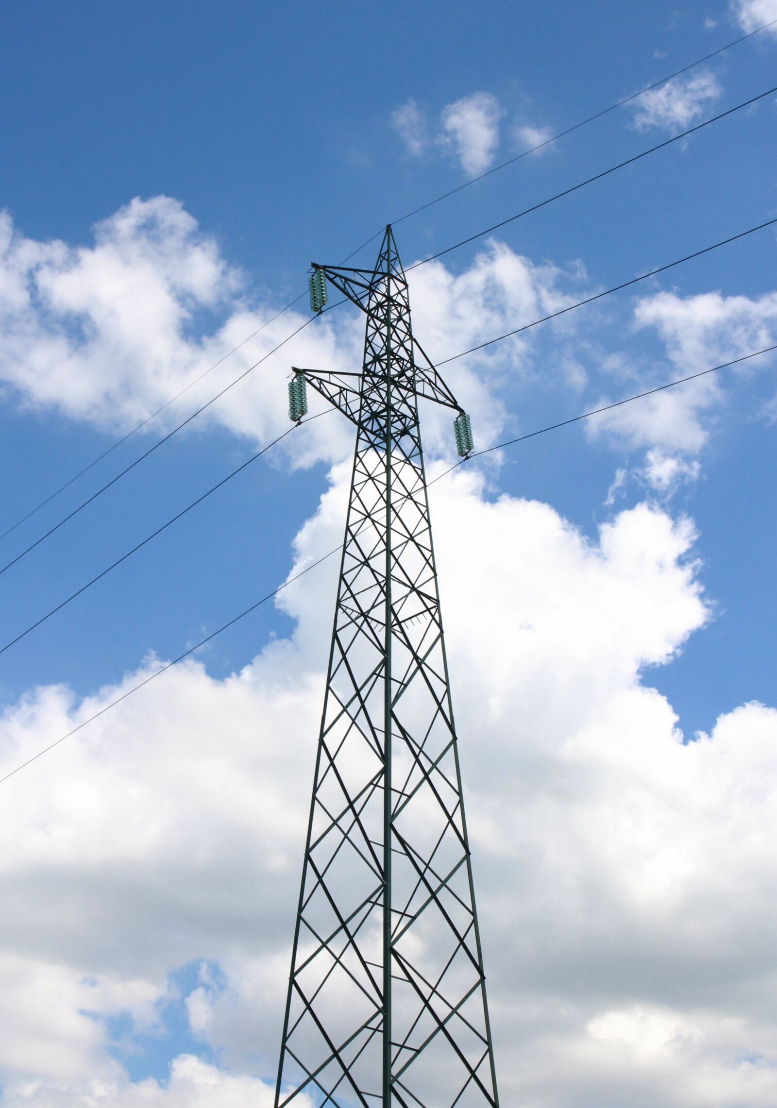 Canon EOS 700D (EOS Rebel T5i / EOS Kiss X7i) sample photo. Pole, electricity, sky photography