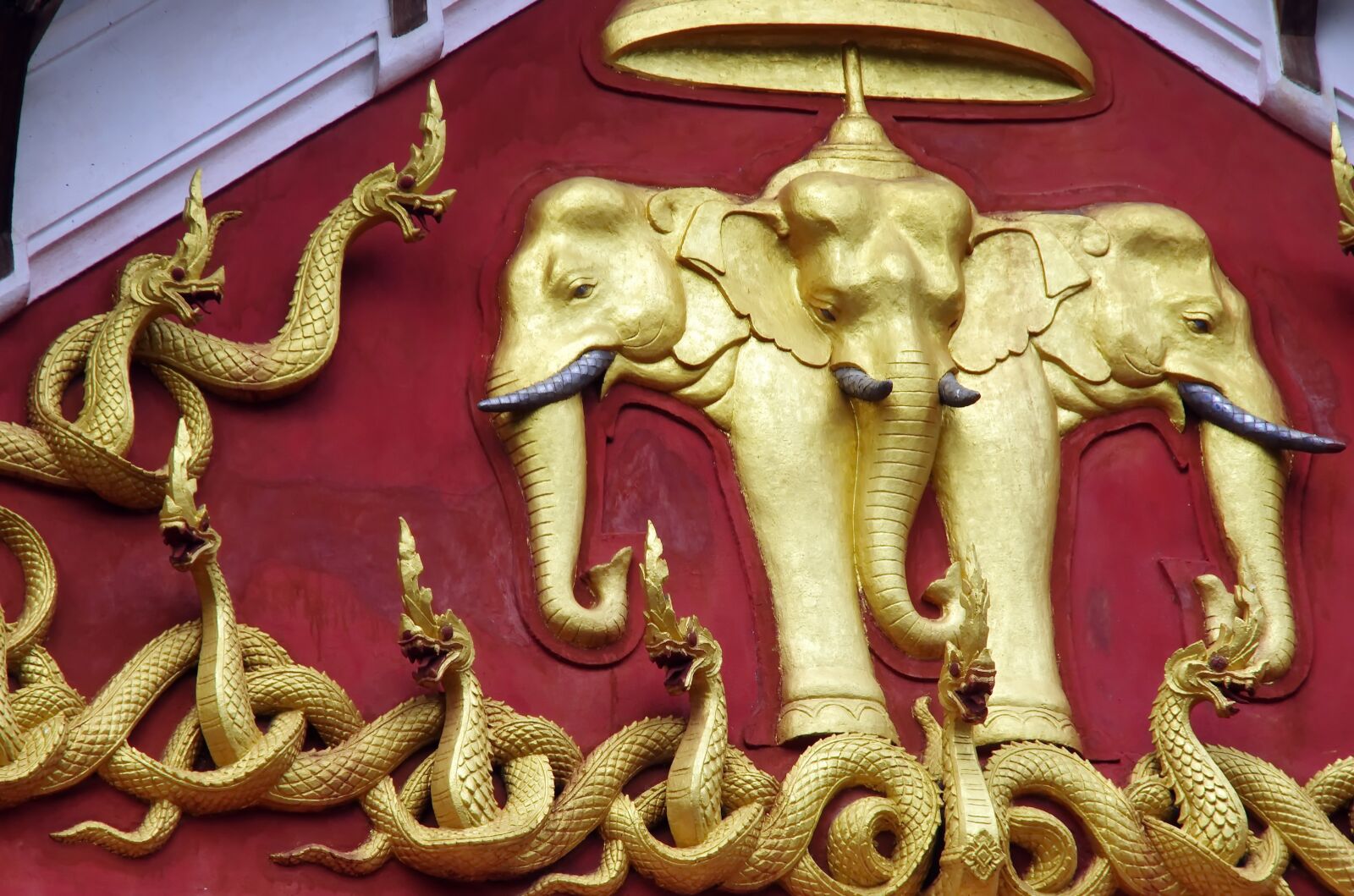 Pentax K-5 sample photo. Laos, vientiane, pediment photography