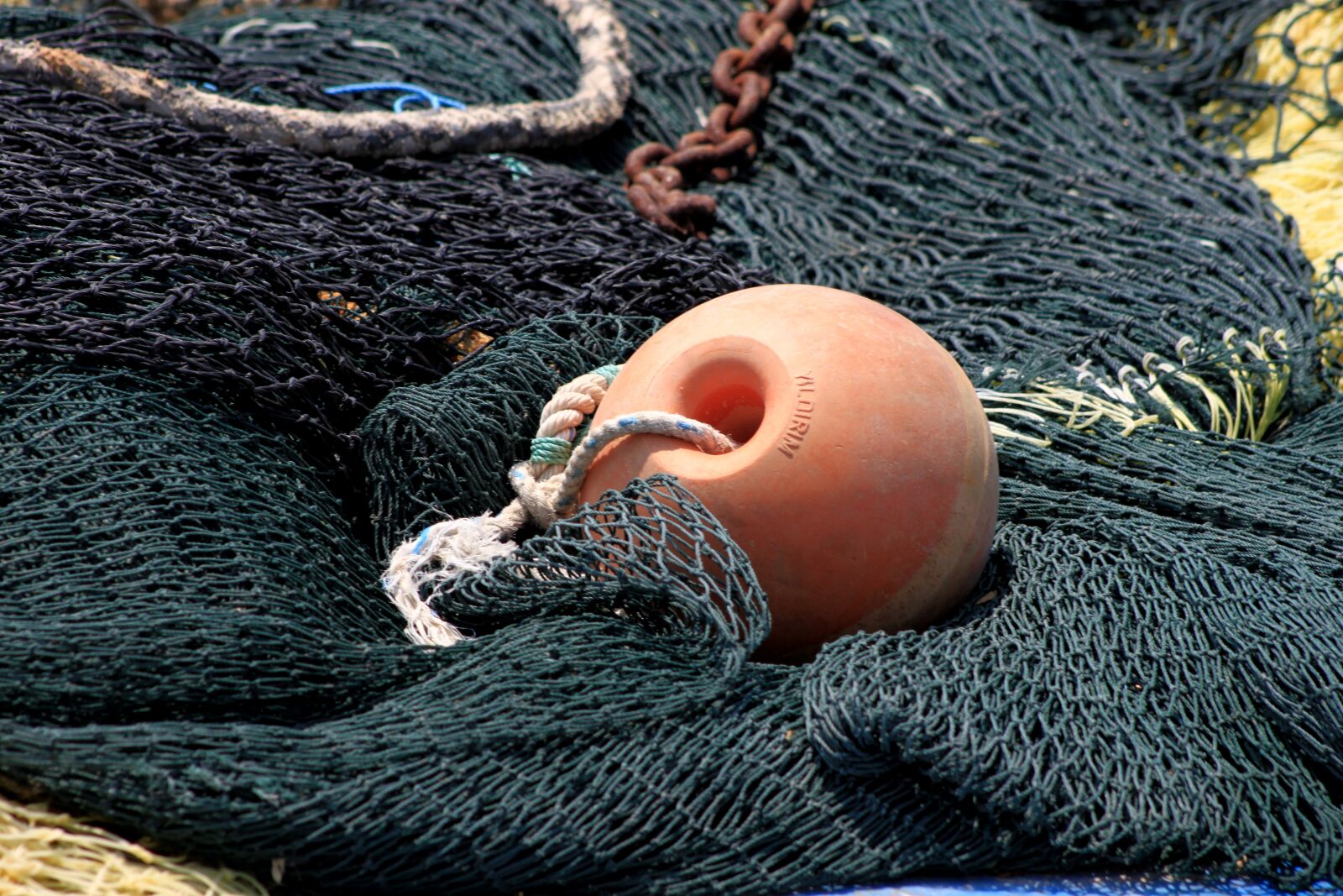 Canon EOS 500D (EOS Rebel T1i / EOS Kiss X3) sample photo. Network, fisherman, fishing net photography