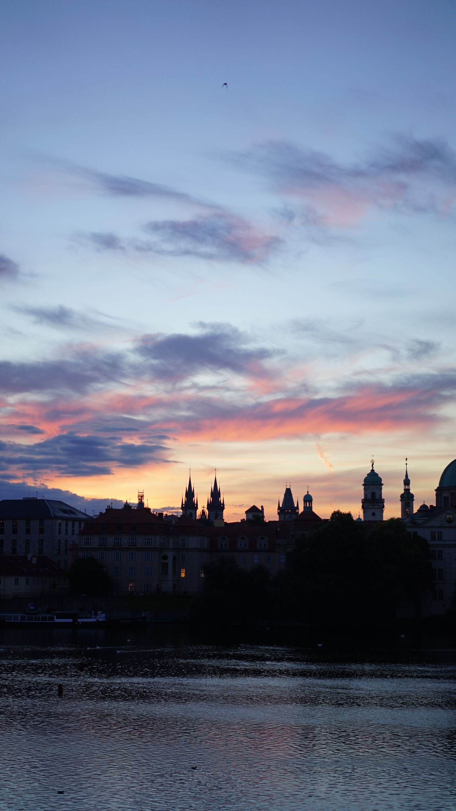 Sony a7 + Sony Sonnar T* FE 55mm F1.8 ZA sample photo. Prague, sunset, silhouette photography