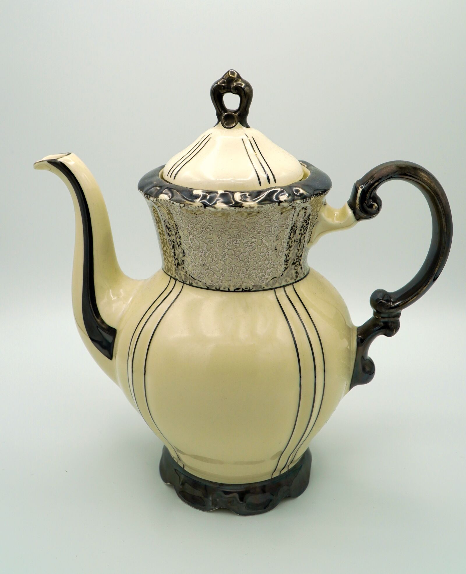 Sony E PZ 18-105mm F4 G OSS sample photo. Coffee pot, coffee, pot photography