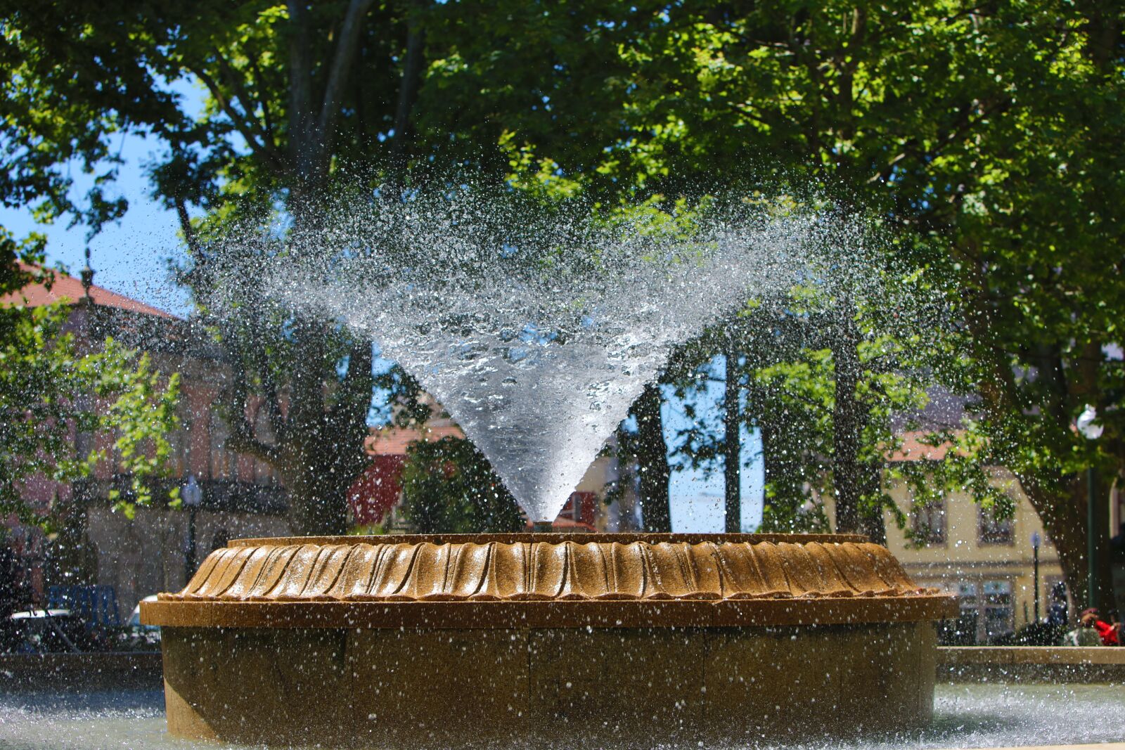 Canon EF 70-200mm F2.8L IS USM sample photo. Source, water, porto photography