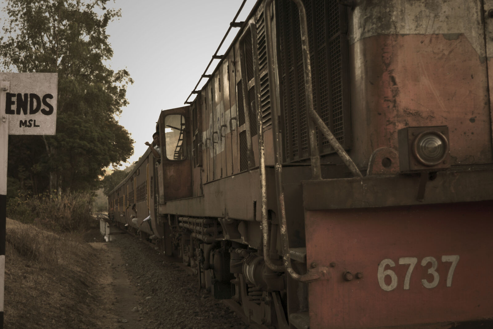 Nikon D5200 sample photo. Train, on, railroad, track photography
