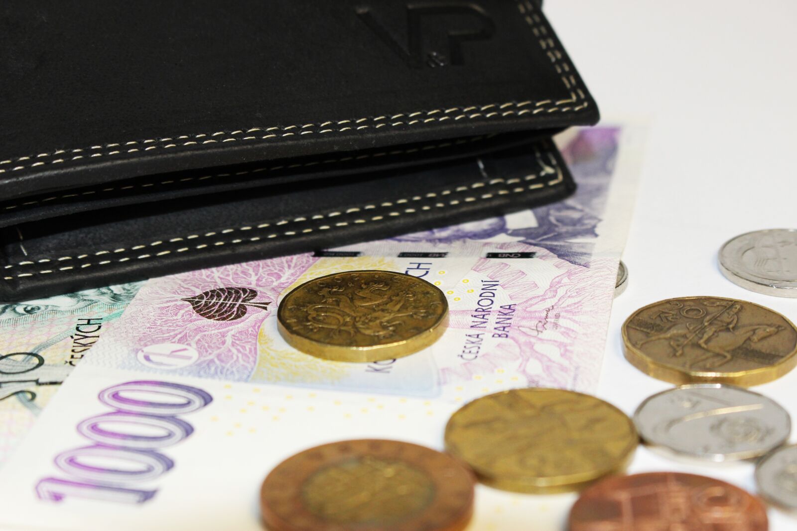 Canon EOS 100D (EOS Rebel SL1 / EOS Kiss X7) sample photo. Money, wallet, banknotes photography