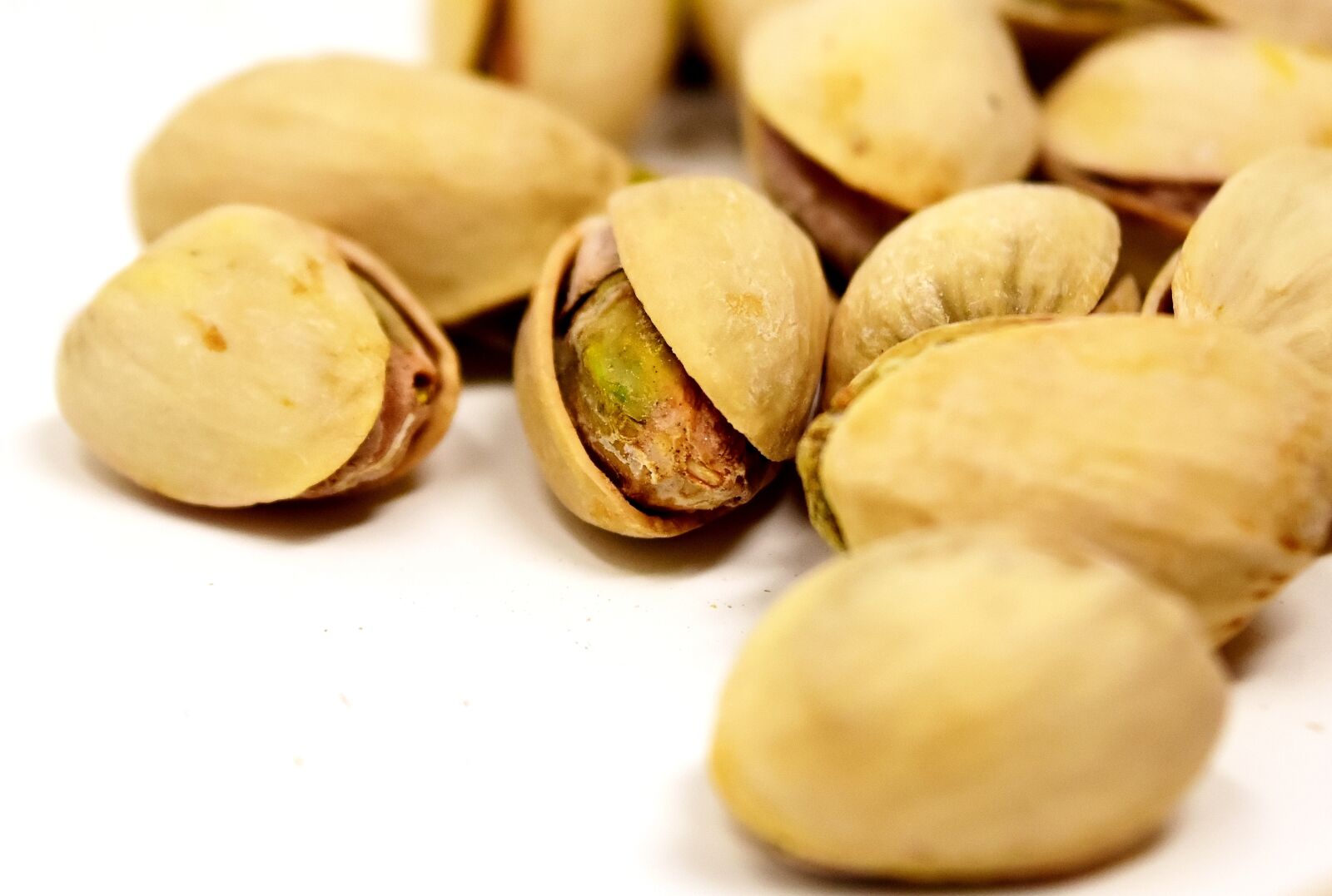 Nikon D7200 sample photo. Pistachios, eat, delicious photography
