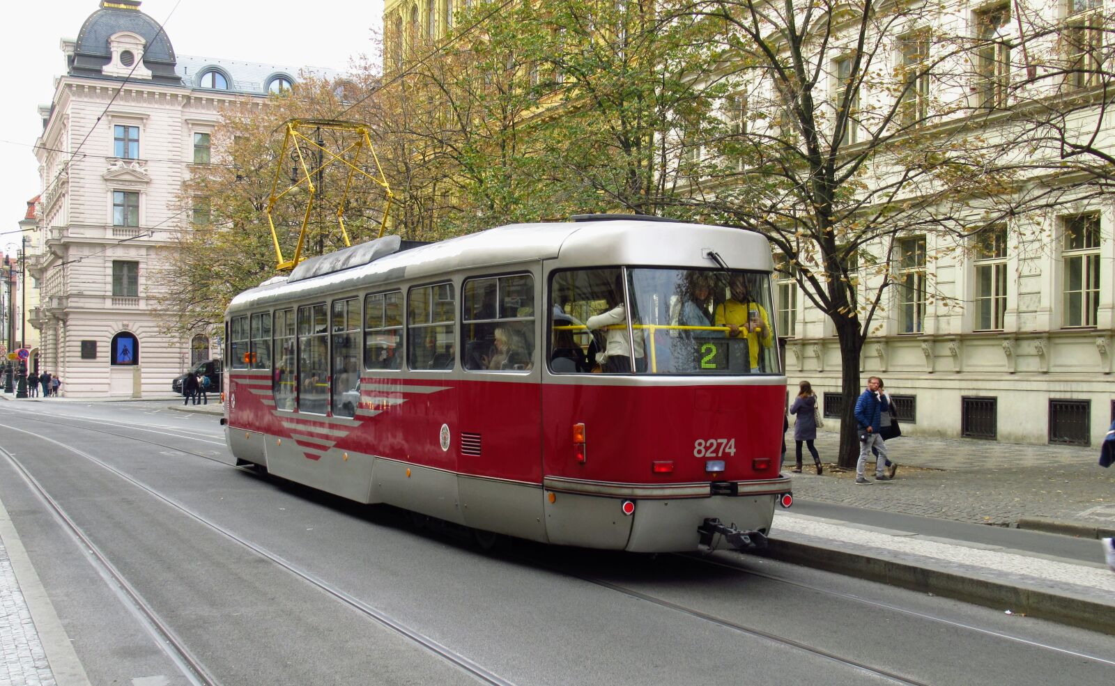 Canon PowerShot SX620 HS sample photo. Streetcar, tram, city photography