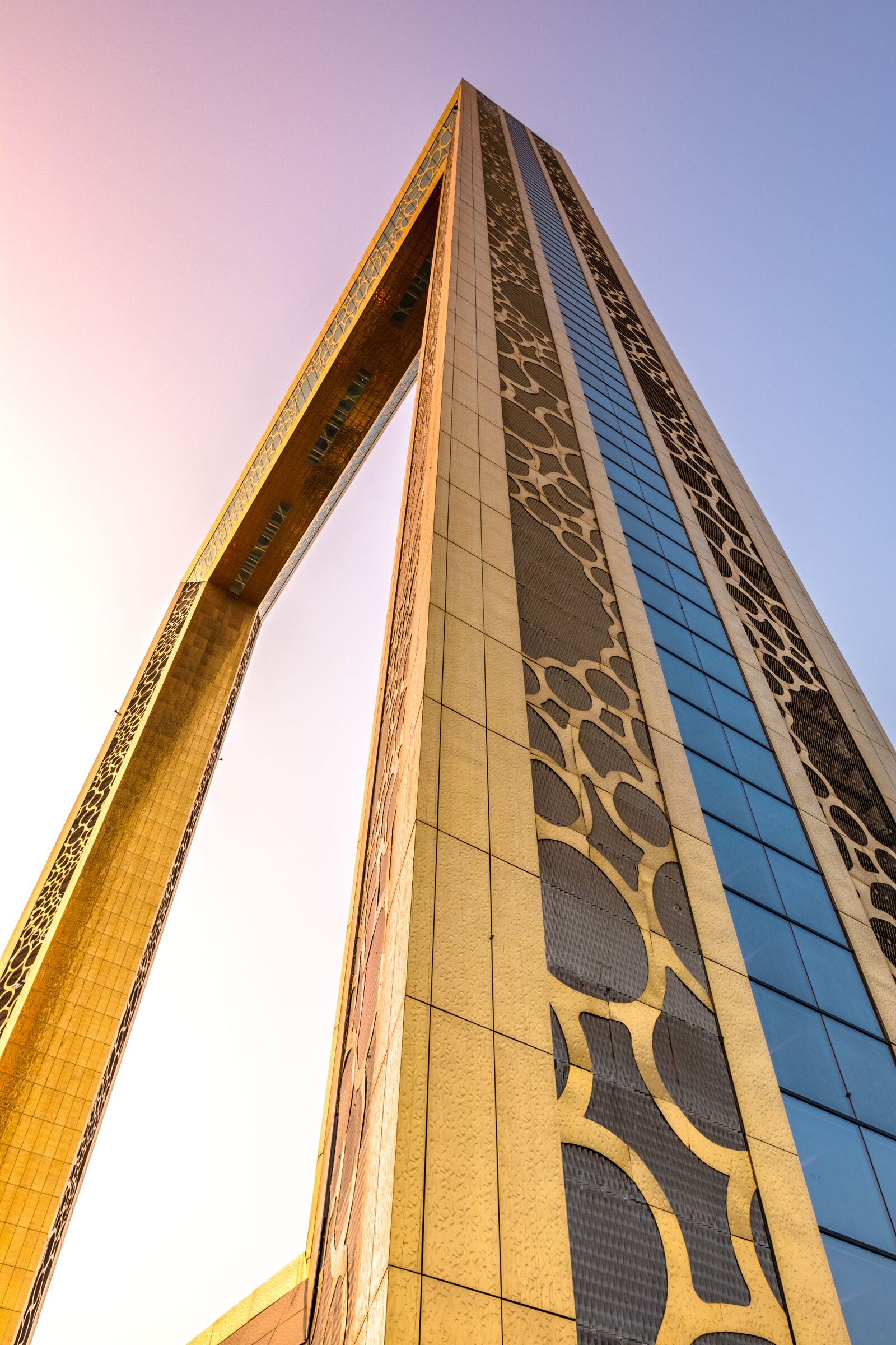 Fujifilm X-T2 + Fujifilm XF 16mm F1.4 R WR sample photo. Dubai, asia, orient photography