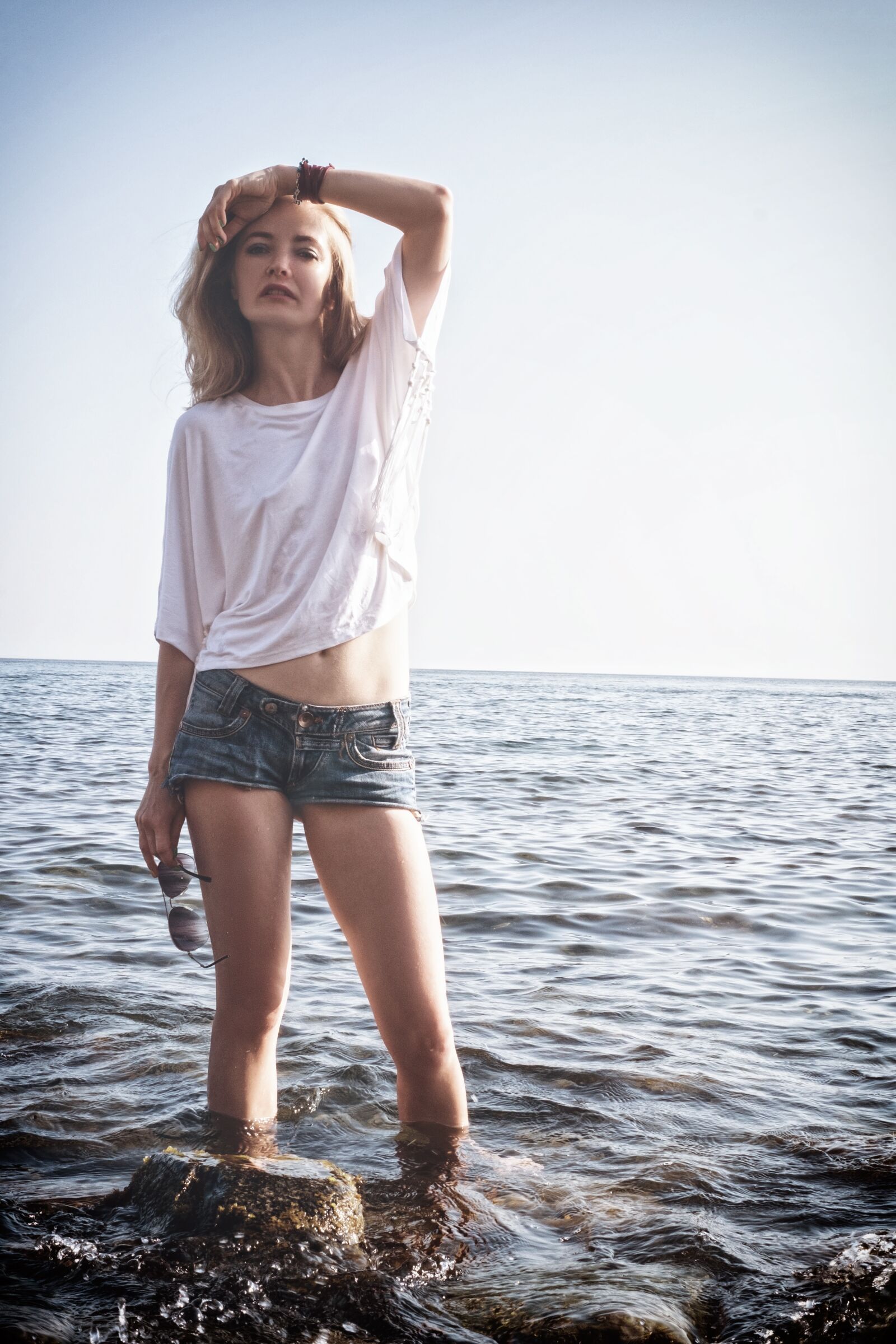 Fujifilm X-E1 + Fujifilm XF 35mm F1.4 R sample photo. Girl, model, summer photography
