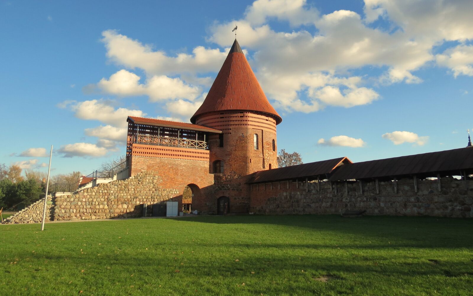 Canon PowerShot SX40 HS sample photo. Castle, mood, sky photography