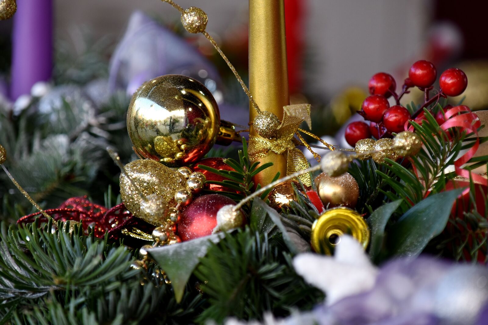 Nikon D5500 sample photo. Candle, decoration, golden shiner photography