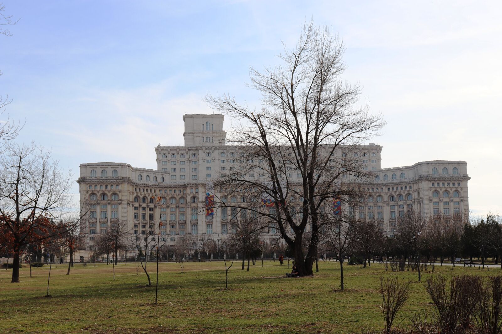 Canon EOS 200D (EOS Rebel SL2 / EOS Kiss X9) sample photo. Palace of the parliament photography