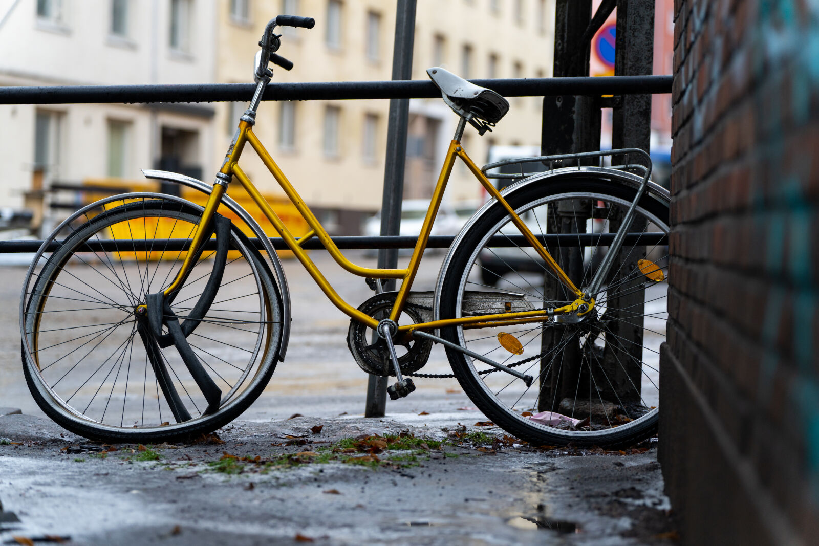 Sony a7R IV + Tamron 35-150mm F2-2.8 Di III VXD sample photo. Forgotten bicycle photography