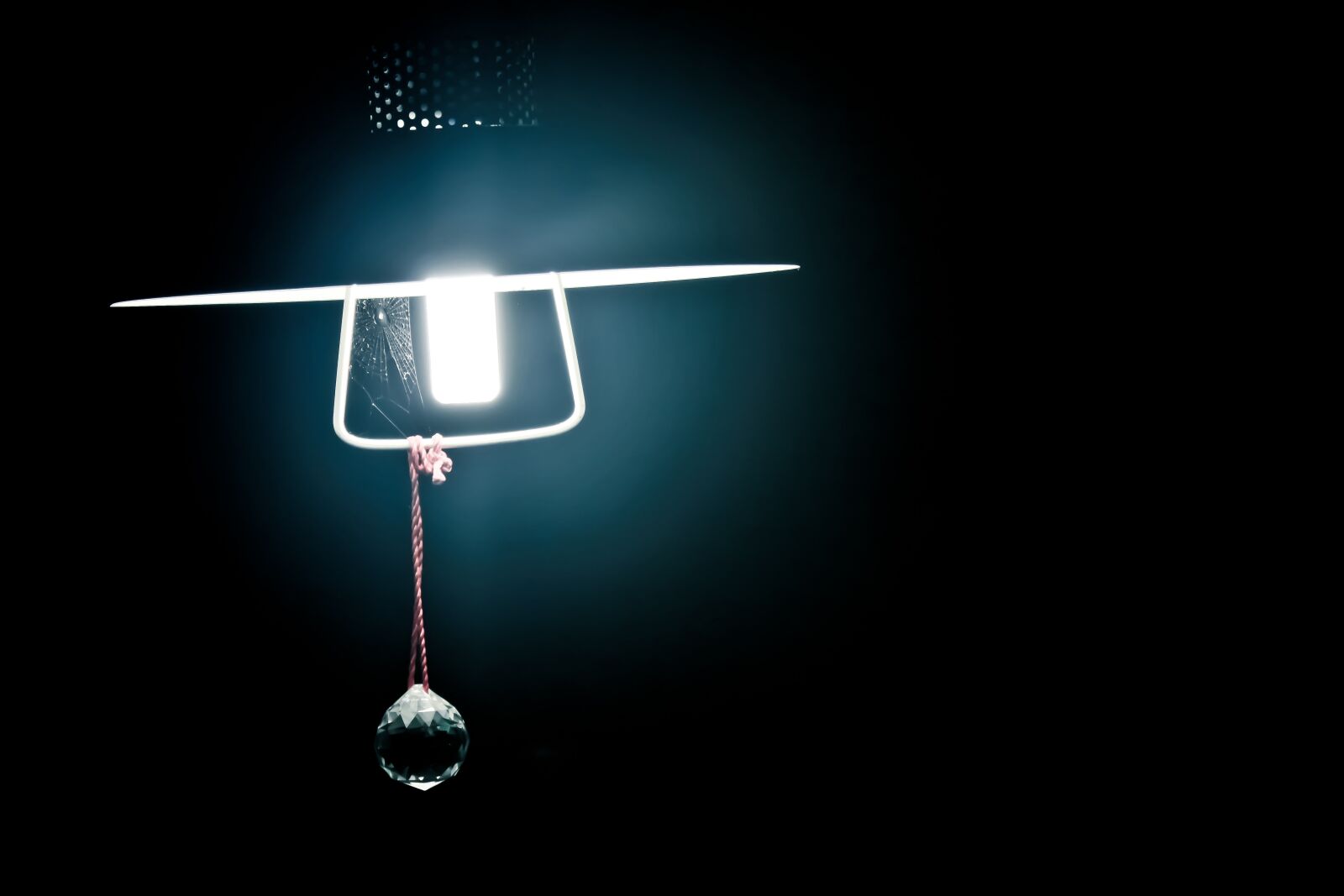Canon EOS 550D (EOS Rebel T2i / EOS Kiss X4) sample photo. Lamp, spider, web photography