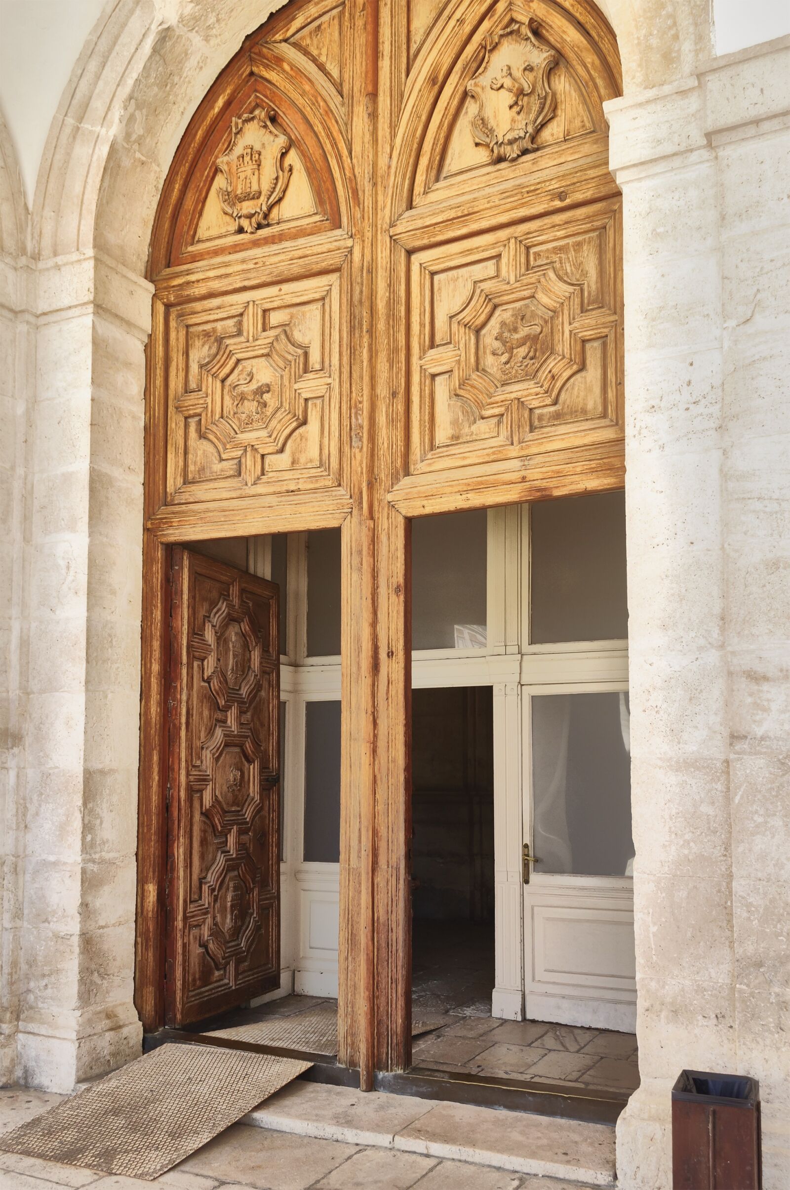 Nikon D5000 sample photo. Door, input, aranjuez photography