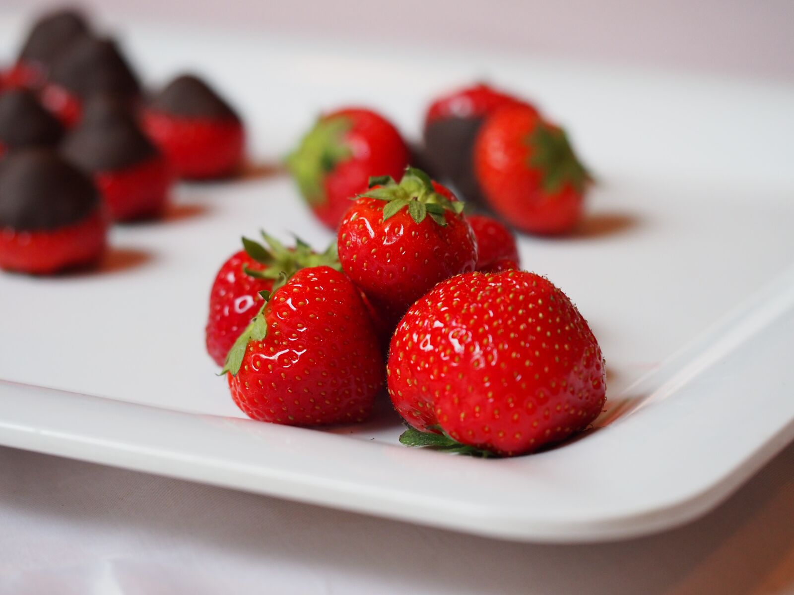 Olympus OM-D E-M5 + Olympus M.Zuiko Digital ED 60mm F2.8 Macro sample photo. Strawberry, fruit, fruits photography