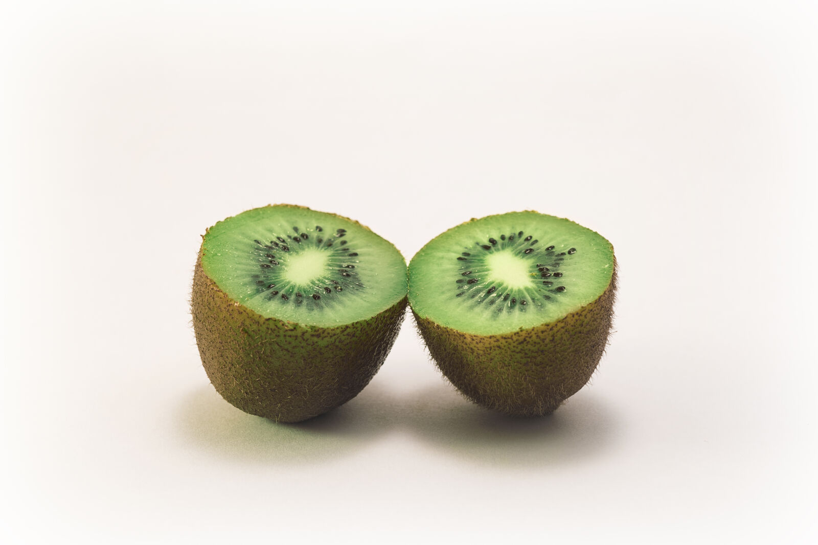 Canon EOS 70D sample photo. Color, fruit, kiwi, vitamins photography