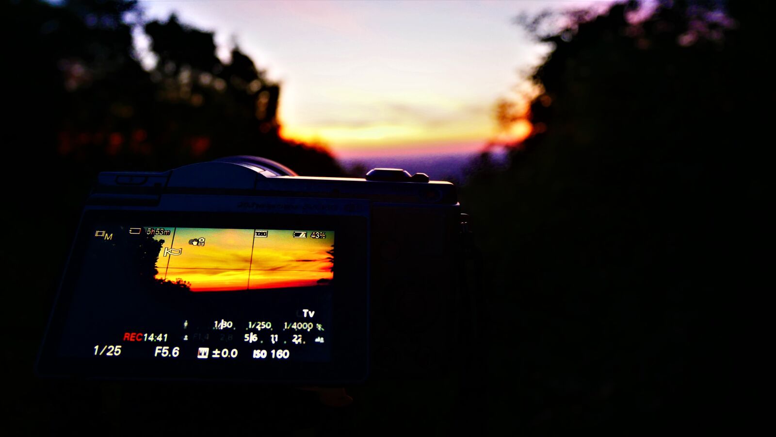 Panasonic Lumix DMC-GX85 (Lumix DMC-GX80 / Lumix DMC-GX7 Mark II) sample photo. Sunrise, morgenstimmung, camera recording photography
