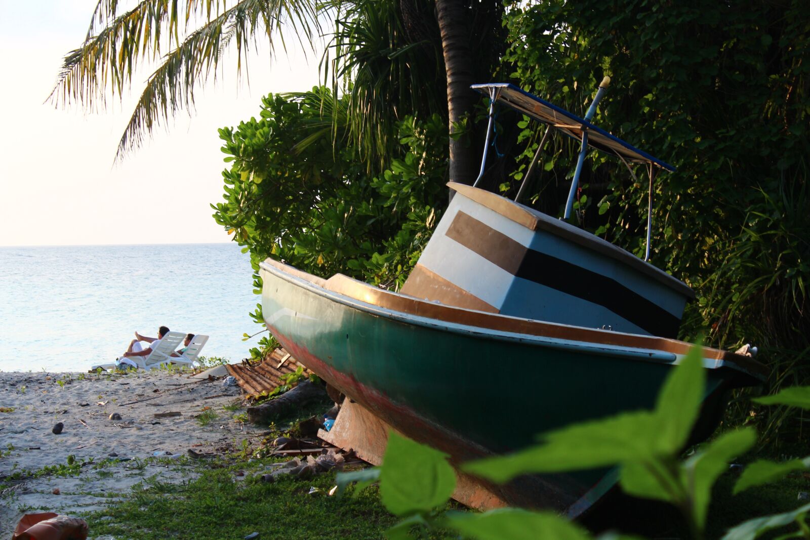 Canon EOS 600D (Rebel EOS T3i / EOS Kiss X5) sample photo. Boot, coast, water photography