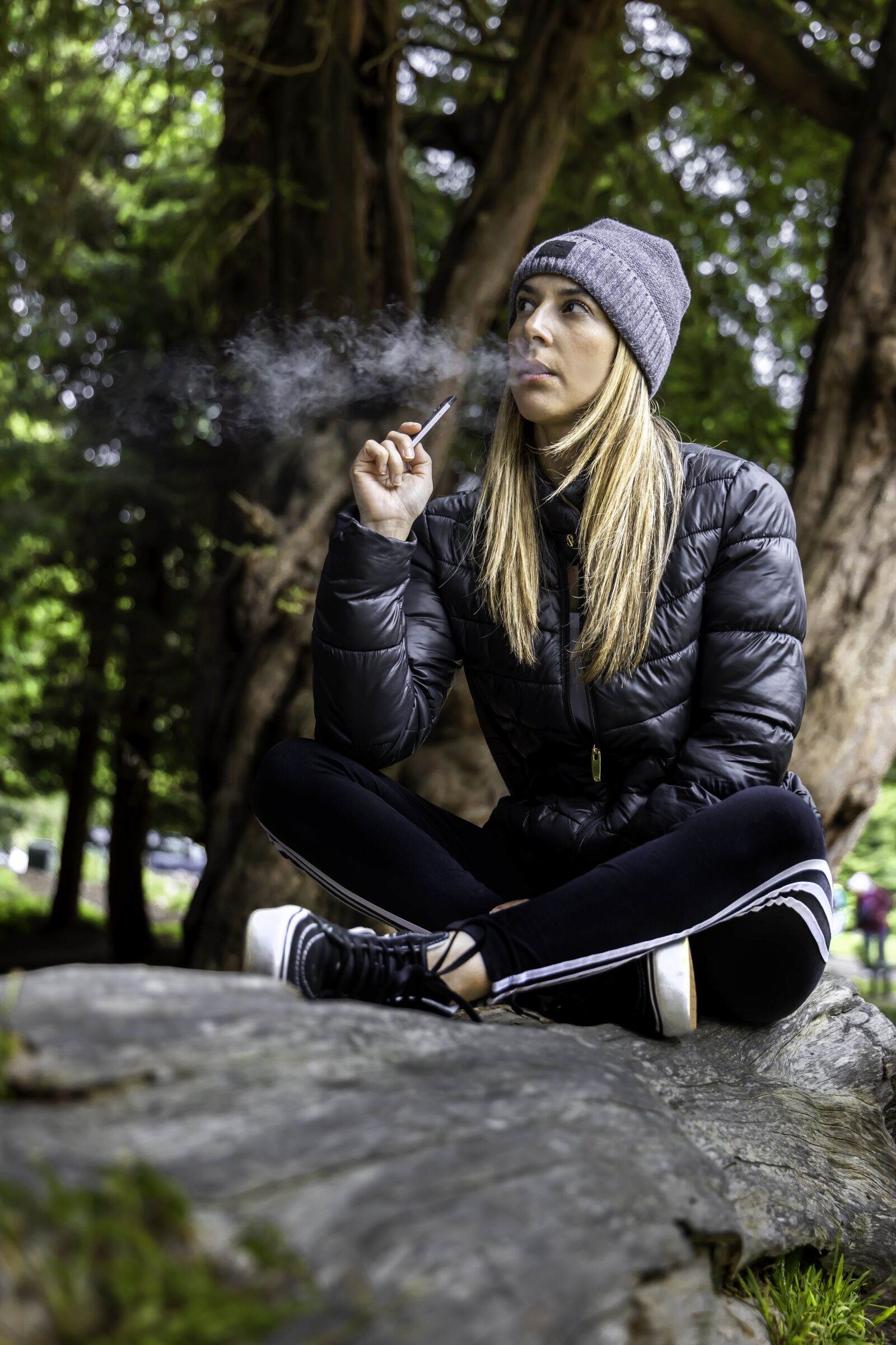Canon RF 24-105mm F4L IS USM sample photo. Vaping, vape, smoke photography