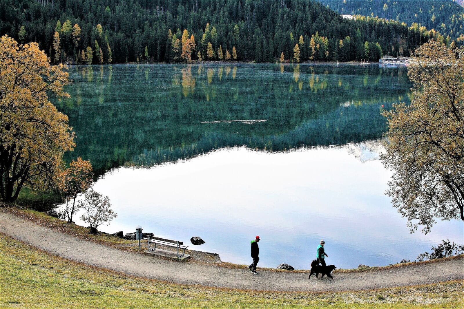 Canon EOS 400D (EOS Digital Rebel XTi / EOS Kiss Digital X) sample photo. Lake, water, peace of photography