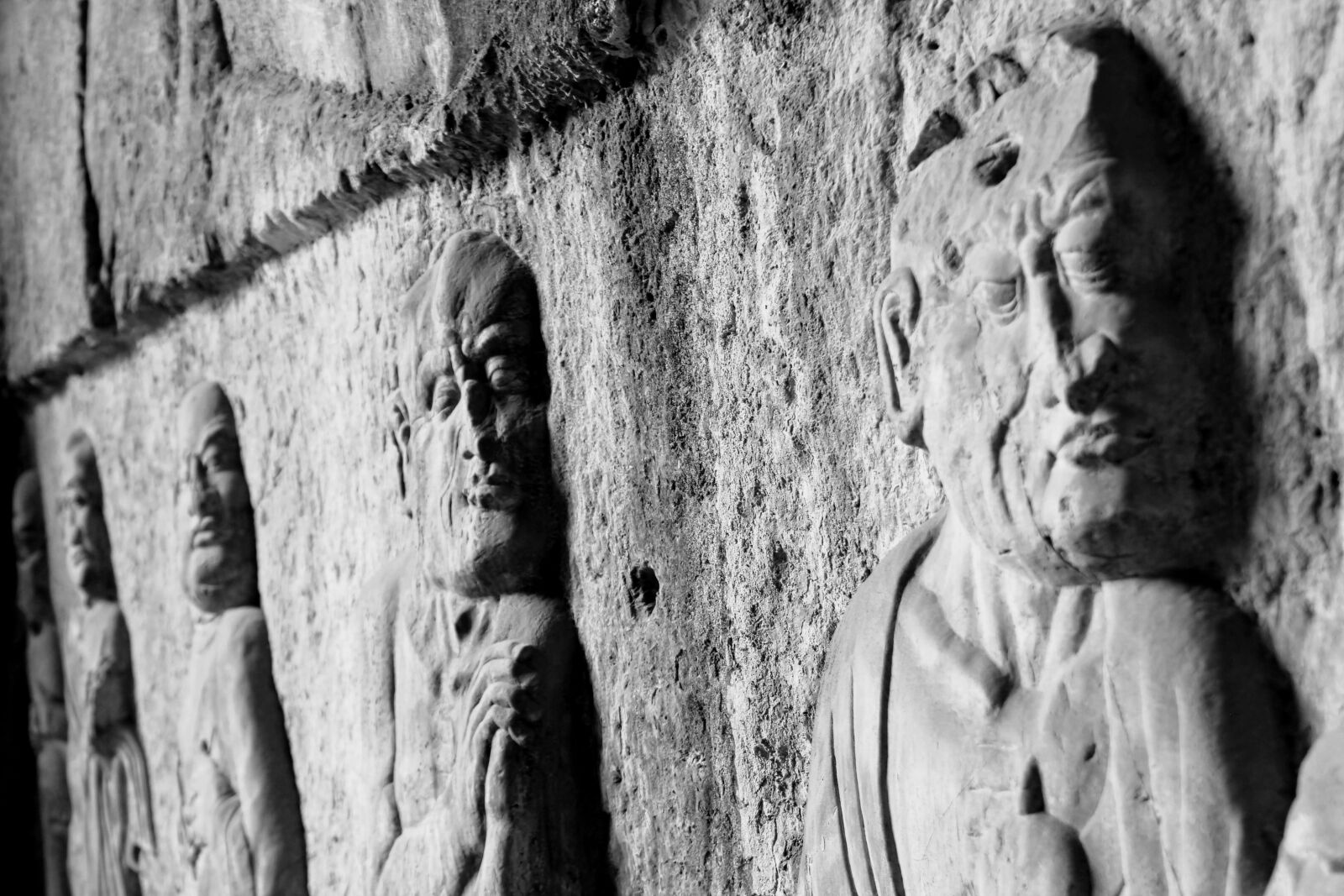 Canon EOS 550D (EOS Rebel T2i / EOS Kiss X4) sample photo. Wall, ruins, sculptures photography