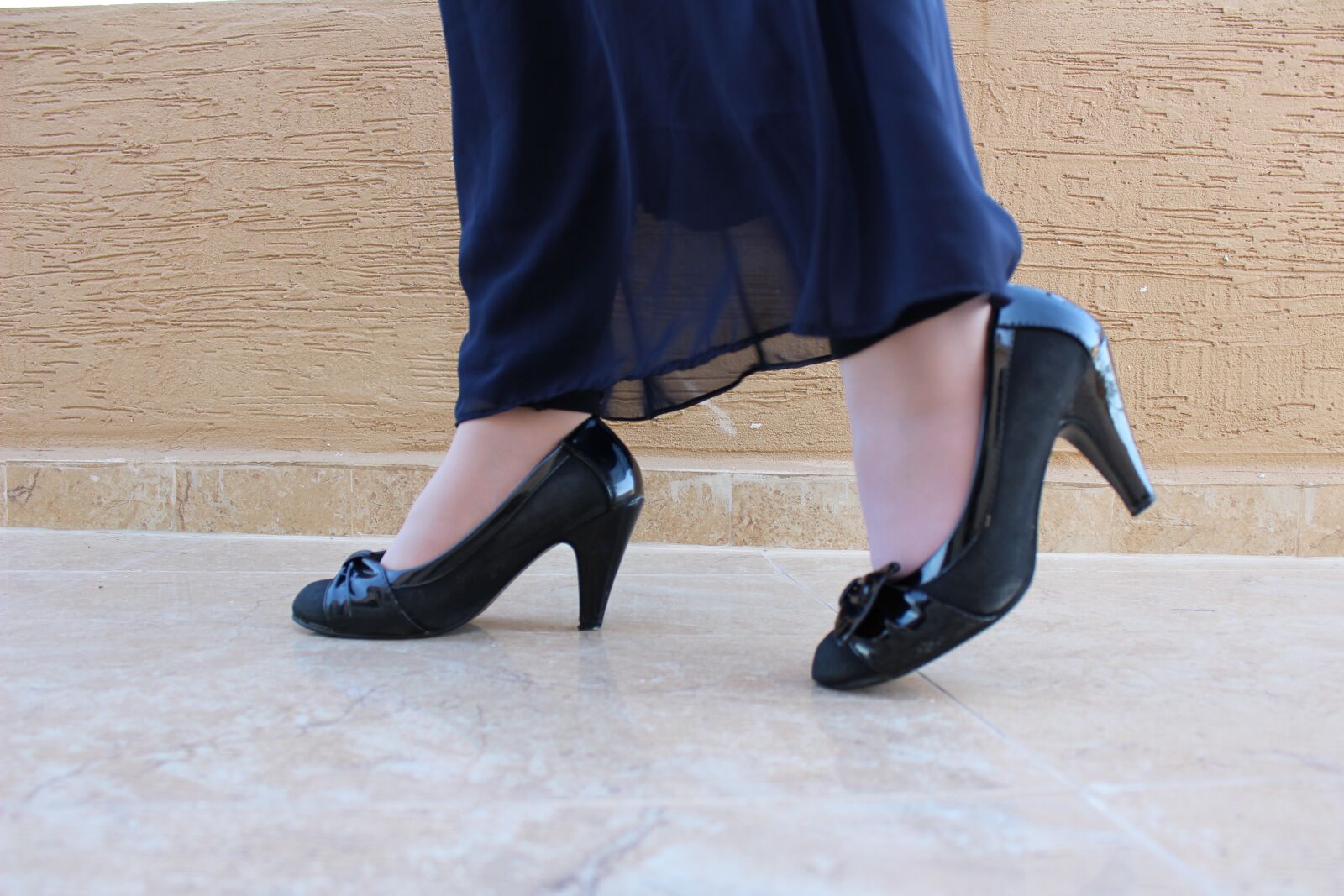 Canon EOS 1200D (EOS Rebel T5 / EOS Kiss X70 / EOS Hi) sample photo. Woman, heels, fashion photography