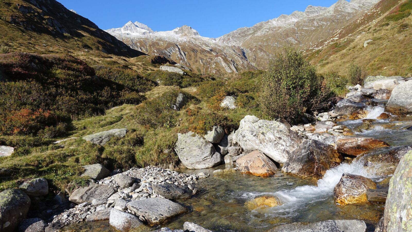 Sony Cyber-shot DSC-RX100 IV sample photo. Water, nature, graubünden photography