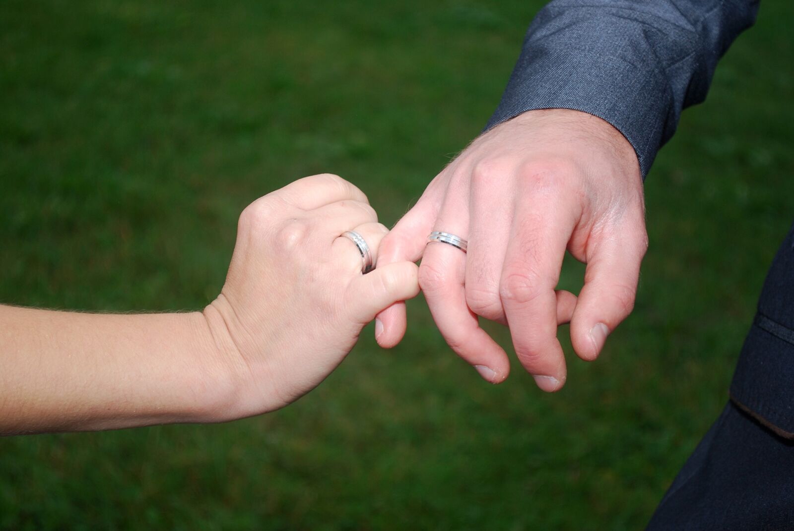 Nikon D60 sample photo. Wedding, hands, wedding rings photography
