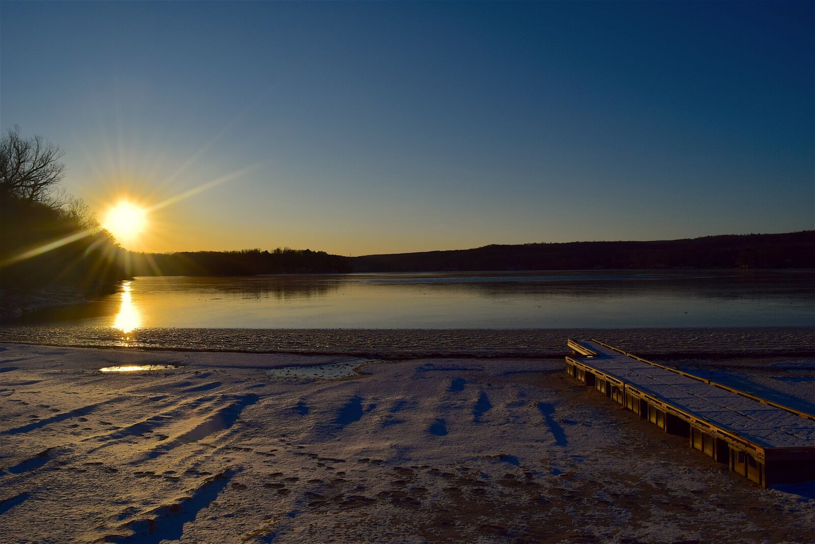 Nikon D3300 sample photo. Lake, sunset, beach photography